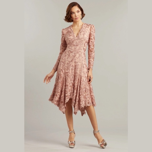 TADASHI SHOJI EVOTA LACE HANDKERCHIEF HEM COCKTAIL DRESS ANTIQUE PINK Size 4 NWT - Picture 1 of 17